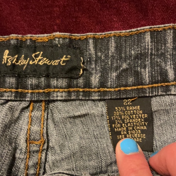 Jeans - Picture 3 of 4
